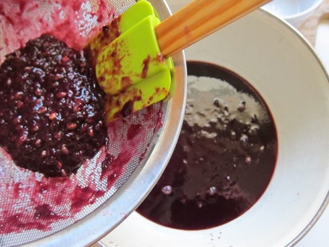 Concord grape jelly 8